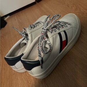 TOMMY HILFIGER WOMENS SHOES